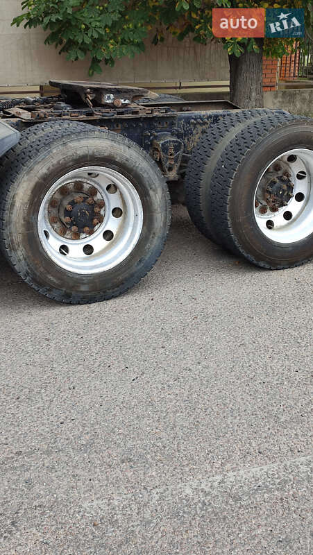 Тягач Volvo VNL 630 2002 в Одесі