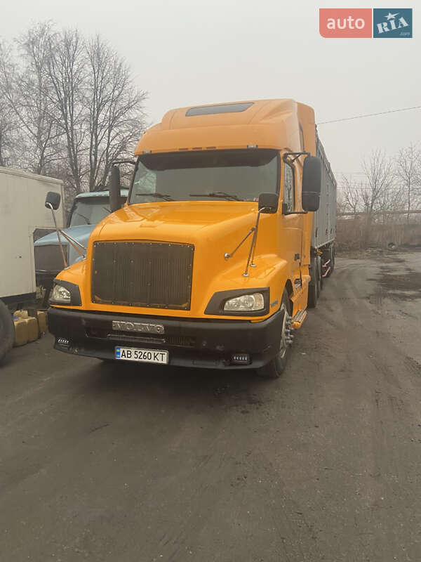 Самоскид Volvo VNL 660 2002 в Вінниці