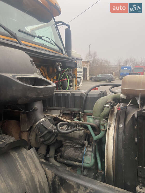 Самоскид Volvo VNL 660 2002 в Вінниці