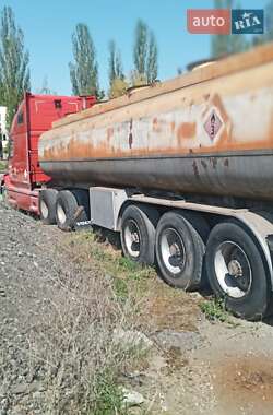 Цистерна Volvo VNL 660 2001 в 