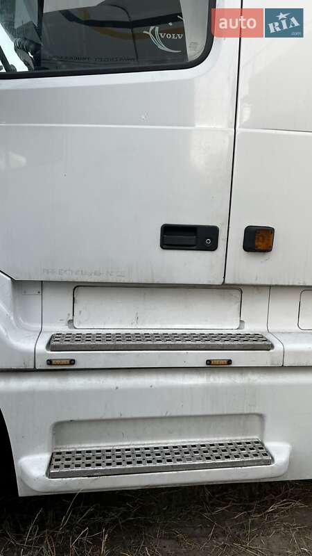 Тягач Volvo VNL 660 2001 в Киеве