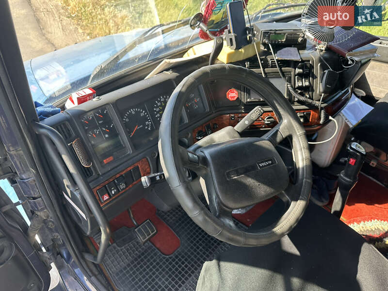 Тягач Volvo VNL 660 2003 в Одесі