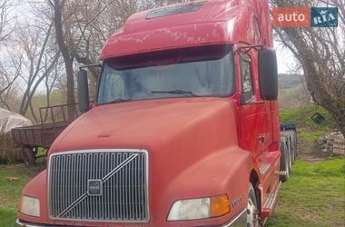 Тягач Volvo VNL 660 2002 в Одесі