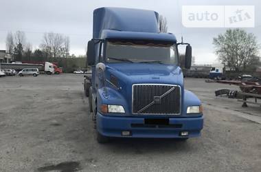 Тягач Volvo VNL 670 2001 в Одессе