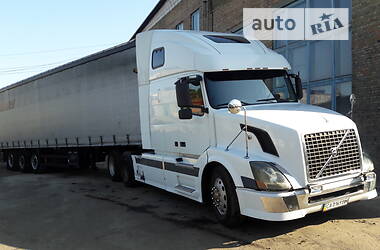 Тягач Volvo VNL 670 2005 в Черкассах