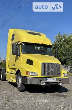 Тягач Volvo VNL 670 2000 в Білій Церкві