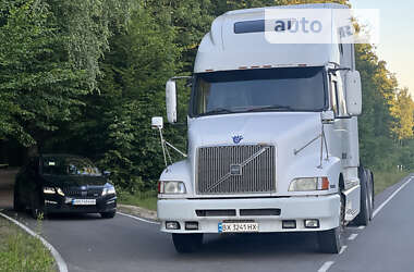 Тягач Volvo VNL 670 2002 в Житомирі