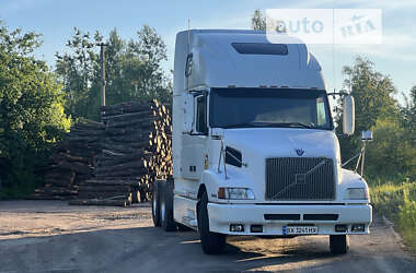 Тягач Volvo VNL 670 2002 в Житомирі