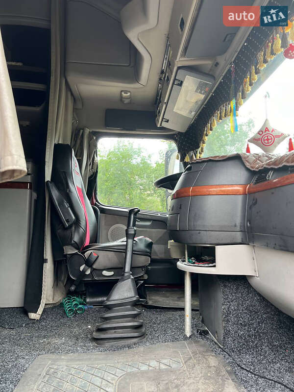 Тягач Volvo VNL 670 2004 в Кременці фото 3 Тягач Volvo VNL 670 2004 в Кременці