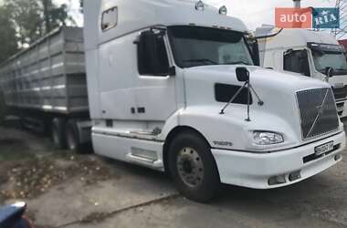 Тягач Volvo VNL 670 2002 в Киеве