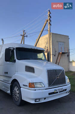 Зерновоз Volvo VNL 670 2003 в 