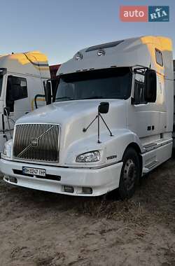 Тягач Volvo VNL 670 2002 в Киеве