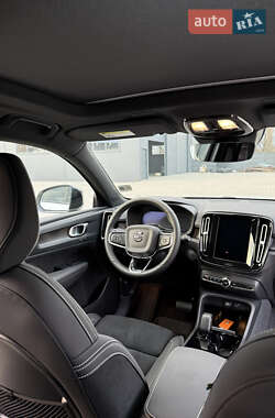 Позашляховик / Кросовер Volvo XC40 Recharge 2024 в 