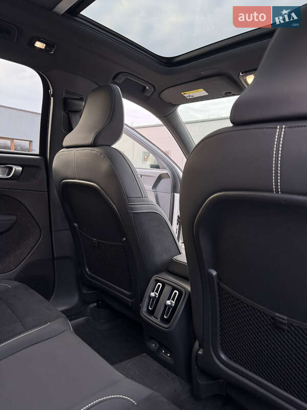 Внедорожник / Кроссовер Volvo XC40 Recharge 2024 в Ровно