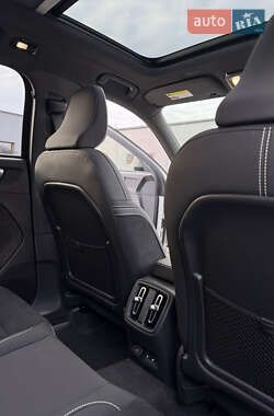 Позашляховик / Кросовер Volvo XC40 Recharge 2024 в 