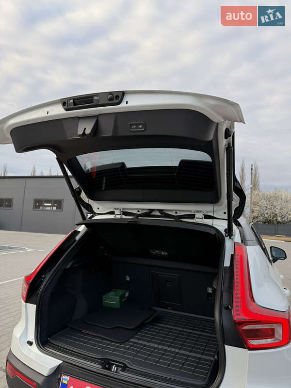 Внедорожник / Кроссовер Volvo XC40 Recharge 2024 в Ровно