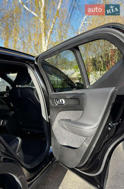 Внедорожник / Кроссовер Volvo XC40 Recharge 2022 в 