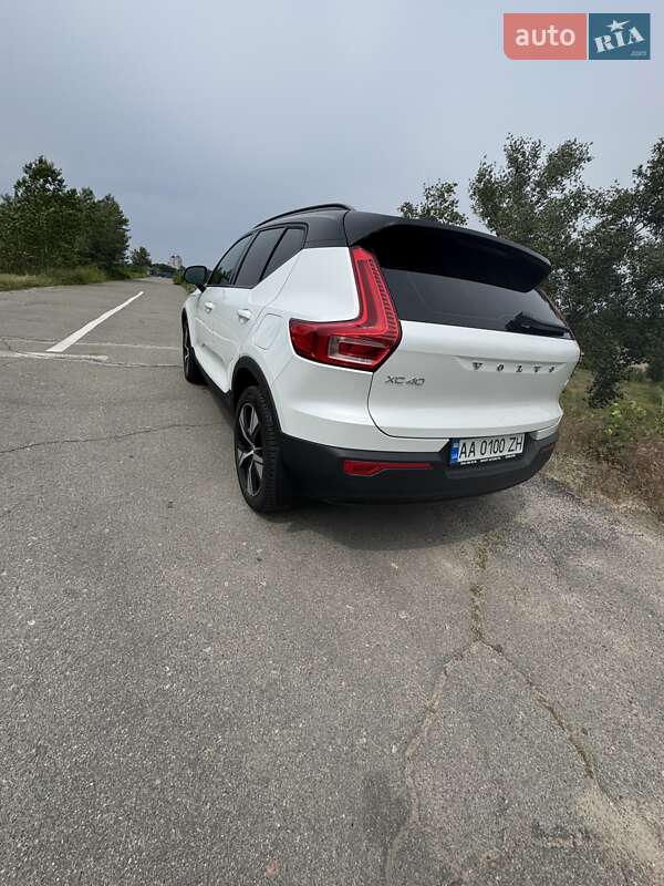 Внедорожник / Кроссовер Volvo XC40 Recharge 2021 в Киеве