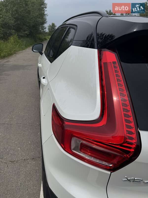 Внедорожник / Кроссовер Volvo XC40 Recharge 2021 в Киеве