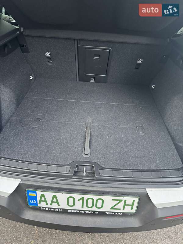 Внедорожник / Кроссовер Volvo XC40 Recharge 2021 в Киеве