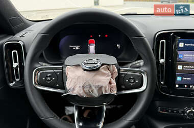 Внедорожник / Кроссовер Volvo XC40 Recharge 2022 в 
