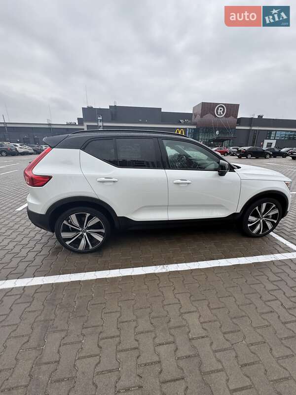 Позашляховик / Кросовер Volvo XC40 Recharge 2021 в Києві