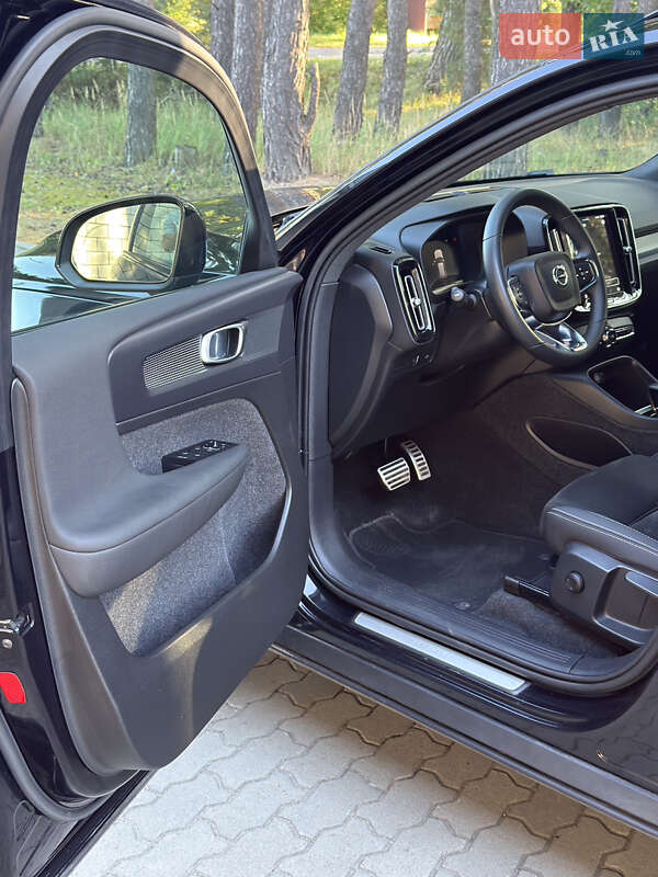 Внедорожник / Кроссовер Volvo XC40 Recharge 2023 в Ровно