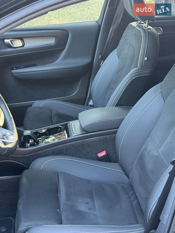 Внедорожник / Кроссовер Volvo XC40 Recharge 2023 в Ровно