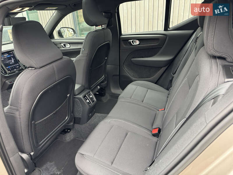 Внедорожник / Кроссовер Volvo XC40 Recharge 2022 в Тернополе