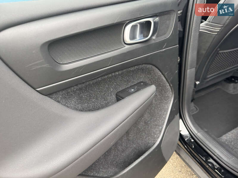 Позашляховик / Кросовер Volvo XC40 Recharge 2020 в Тернополі