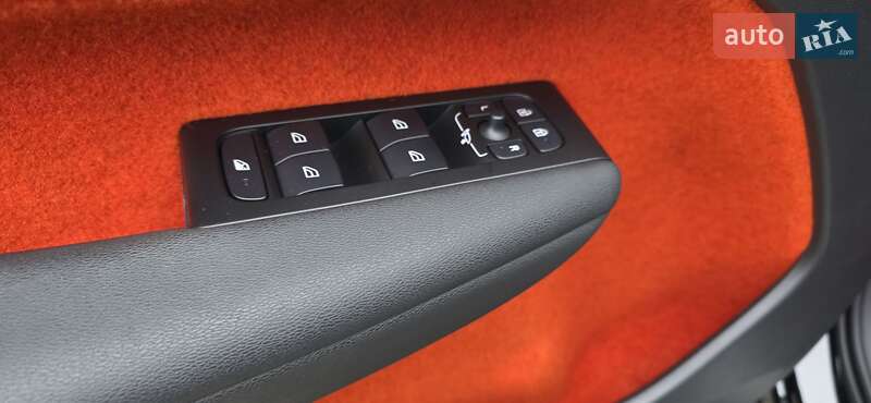 Позашляховик / Кросовер Volvo XC40 Recharge 2021 в Тернополі