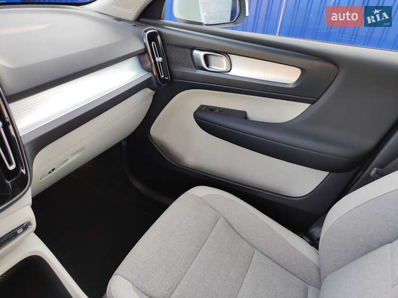 Внедорожник / Кроссовер Volvo XC40 2019 в Шепетовке