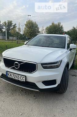 Внедорожник / Кроссовер Volvo XC40 2021 в Киеве
