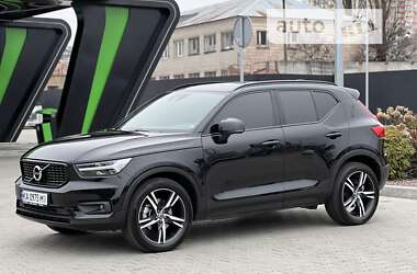 Внедорожник / Кроссовер Volvo XC40 2020 в Киеве