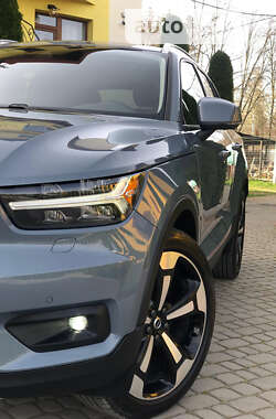 Внедорожник / Кроссовер Volvo XC40 2020 в 