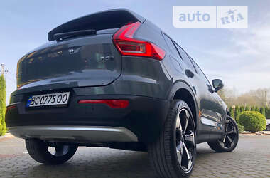 Внедорожник / Кроссовер Volvo XC40 2020 в 