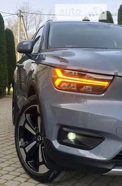 Внедорожник / Кроссовер Volvo XC40 2020 в 