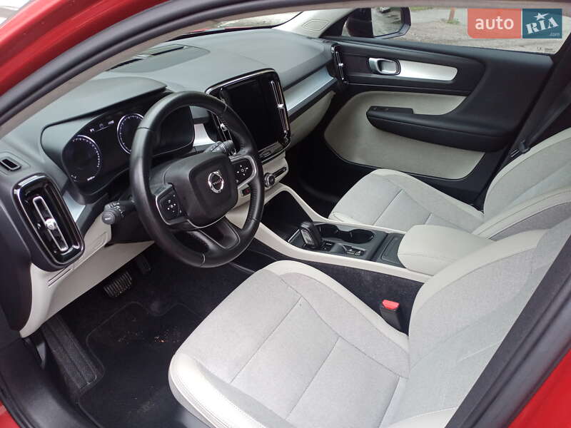 Внедорожник / Кроссовер Volvo XC40 2019 в Киеве фото 3 Внедорожник / Кроссовер Volvo XC40 2019 в Киеве