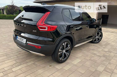 Внедорожник / Кроссовер Volvo XC40 2020 в Киеве