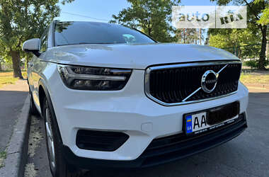 Внедорожник / Кроссовер Volvo XC40 2019 в Киеве