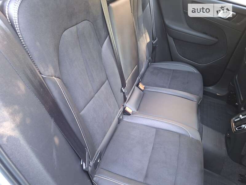 Внедорожник / Кроссовер Volvo XC40 2021 в Полтаве