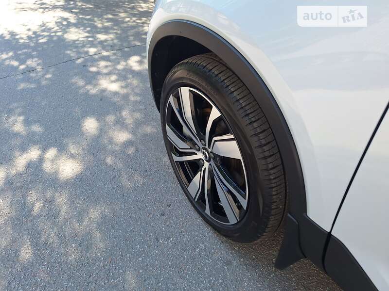 Внедорожник / Кроссовер Volvo XC40 2021 в Полтаве