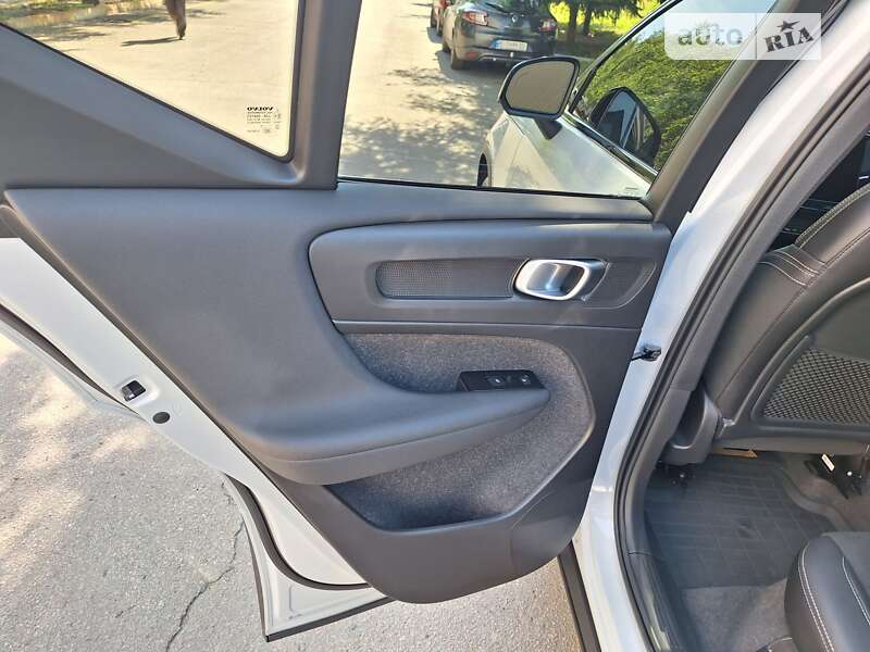 Внедорожник / Кроссовер Volvo XC40 2021 в Полтаве