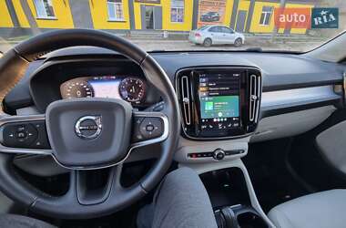 Внедорожник / Кроссовер Volvo XC40 2019 в 