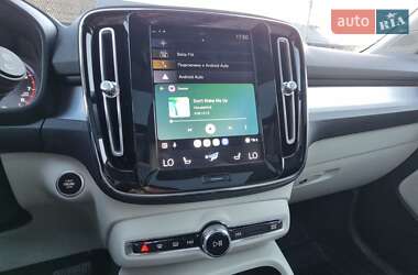 Внедорожник / Кроссовер Volvo XC40 2019 в 