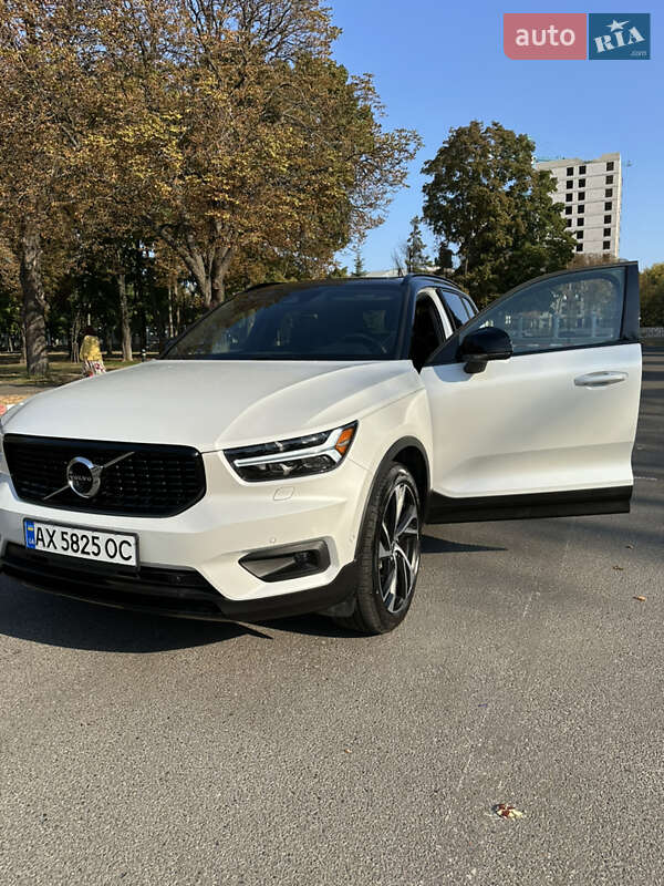 Позашляховик / Кросовер Volvo XC40 2020 в Харкові