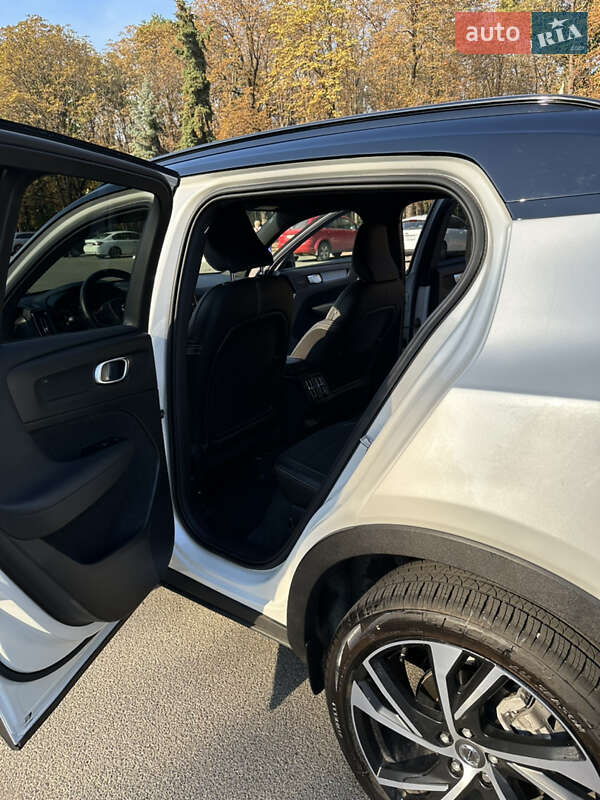 Позашляховик / Кросовер Volvo XC40 2020 в Харкові