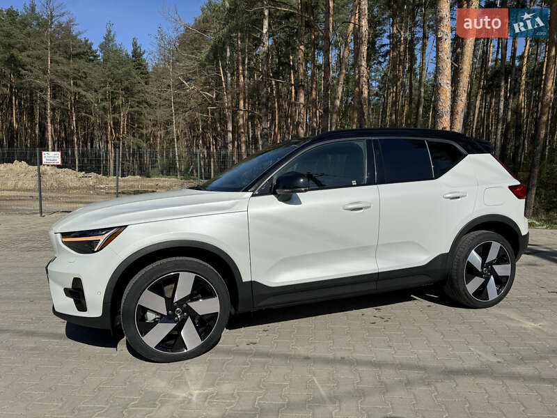 Позашляховик / Кросовер Volvo XC40 2023 в Львові фото 4 Позашляховик / Кросовер Volvo XC40 2023 в Львові