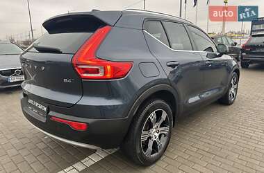 Внедорожник / Кроссовер Volvo XC40 2021 в Киеве