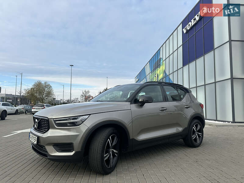 Позашляховик / Кросовер Volvo XC40 2021 в Києві